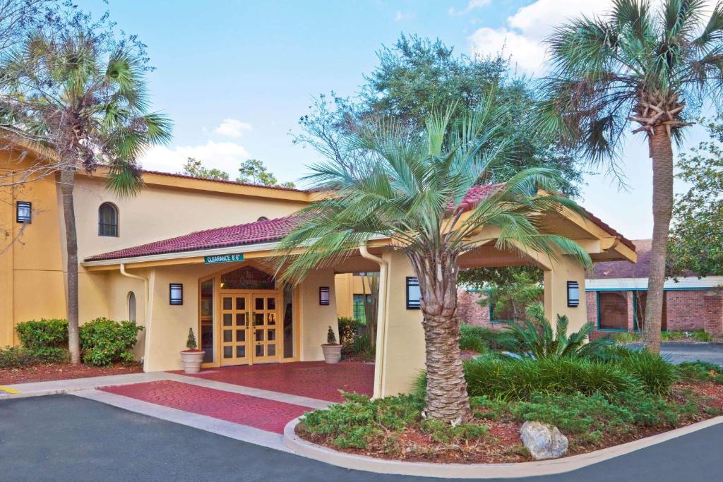 La Quinta Inn by Wyndham Tallahassee North image