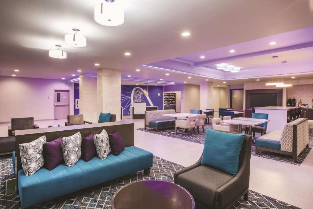 La Quinta by Wyndham Dallas Northeast-Arboretum photo 3