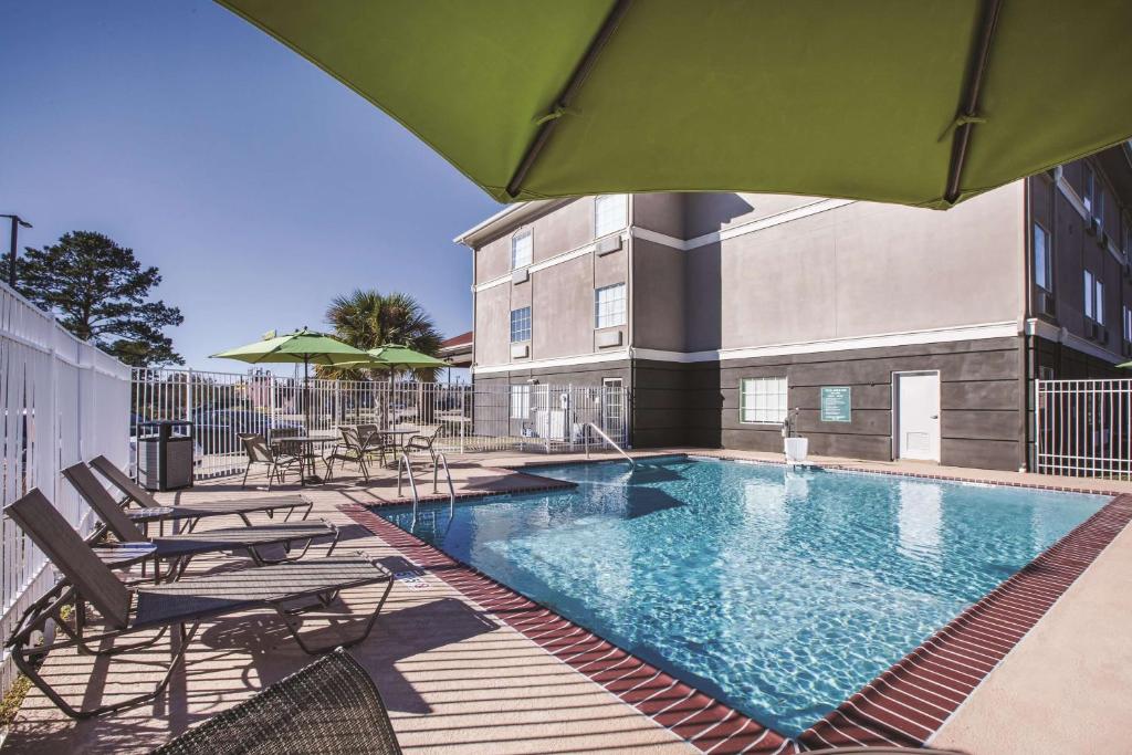 La Quinta by Wyndham Walker - Denham Springs photo 1