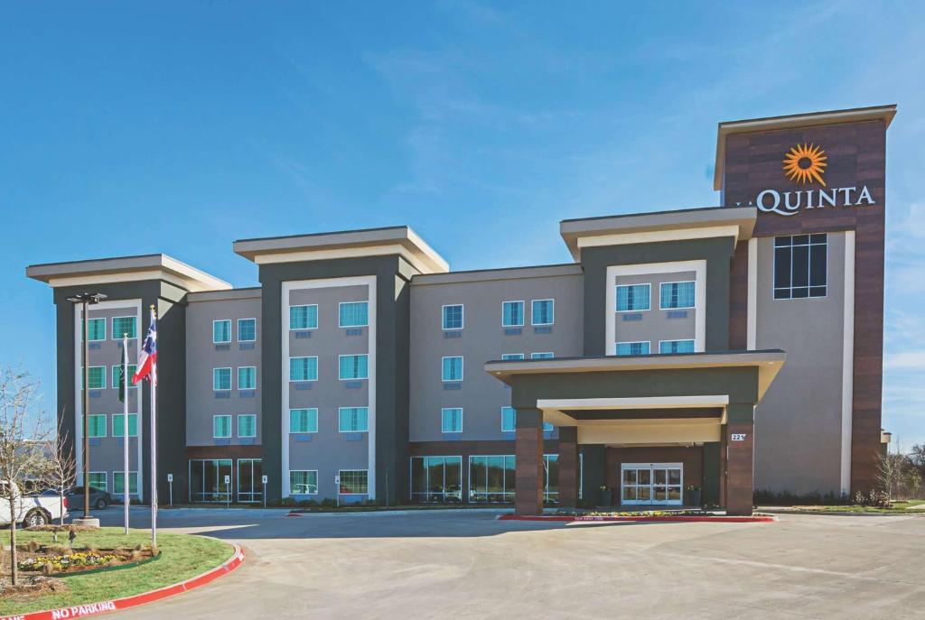 La Quinta Inn & Suites by Wyndham Dallas - Wylie image