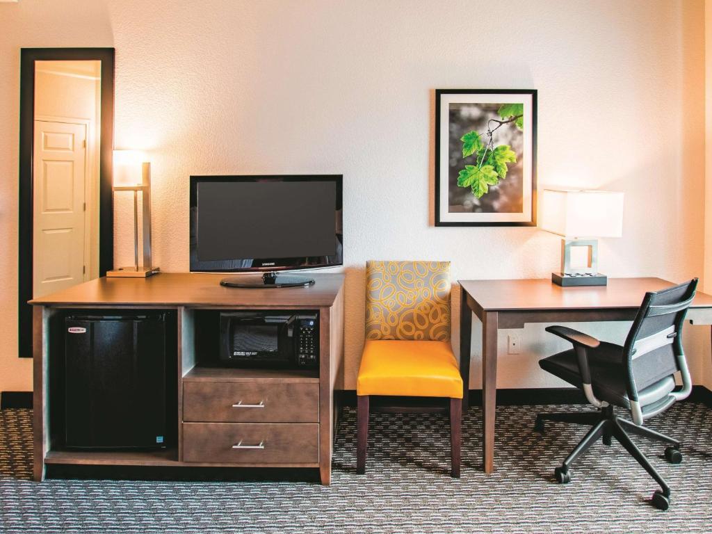 La Quinta by Wyndham Fort Worth City View photo 3