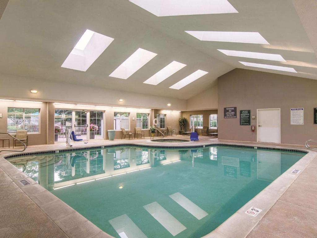 La Quinta by Wyndham Denver Airport DIA photo 1