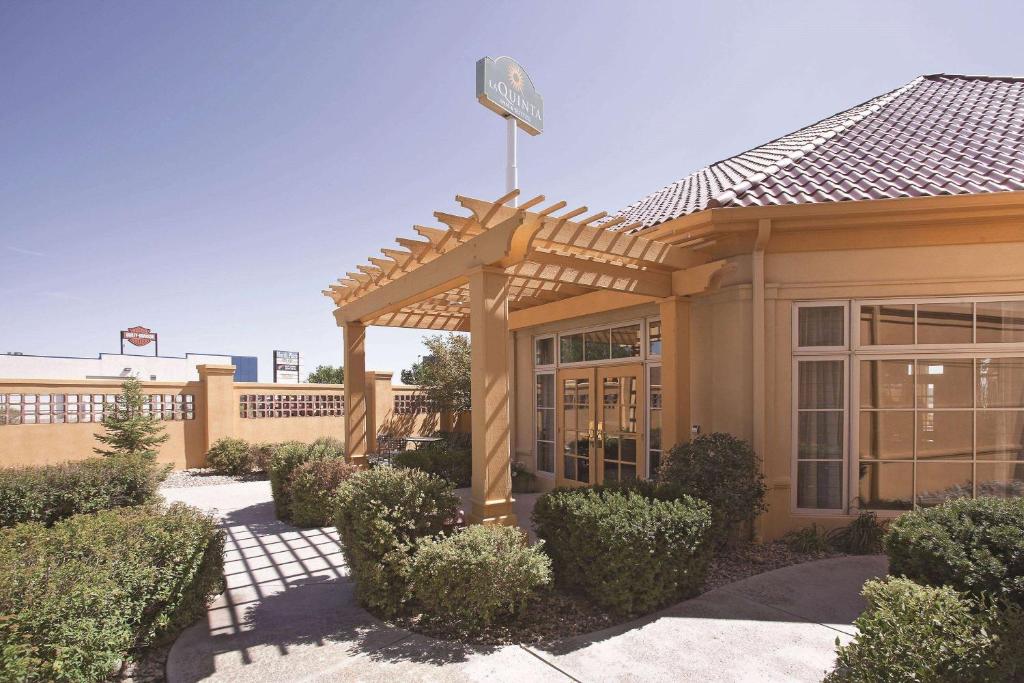 La Quinta by Wyndham Pueblo photo 3
