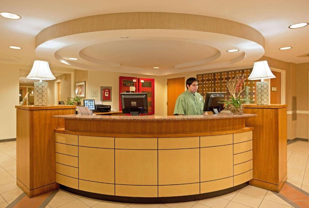 La Quinta by Wyndham Boston Somerville photo 4