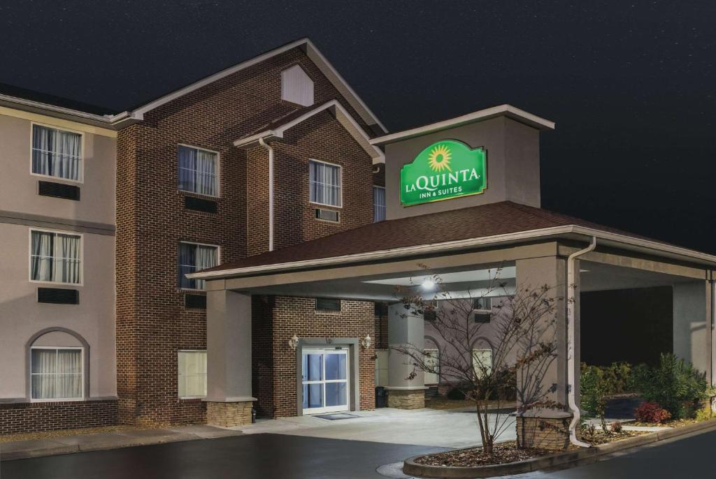 La Quinta by Wyndham Rome photo 1