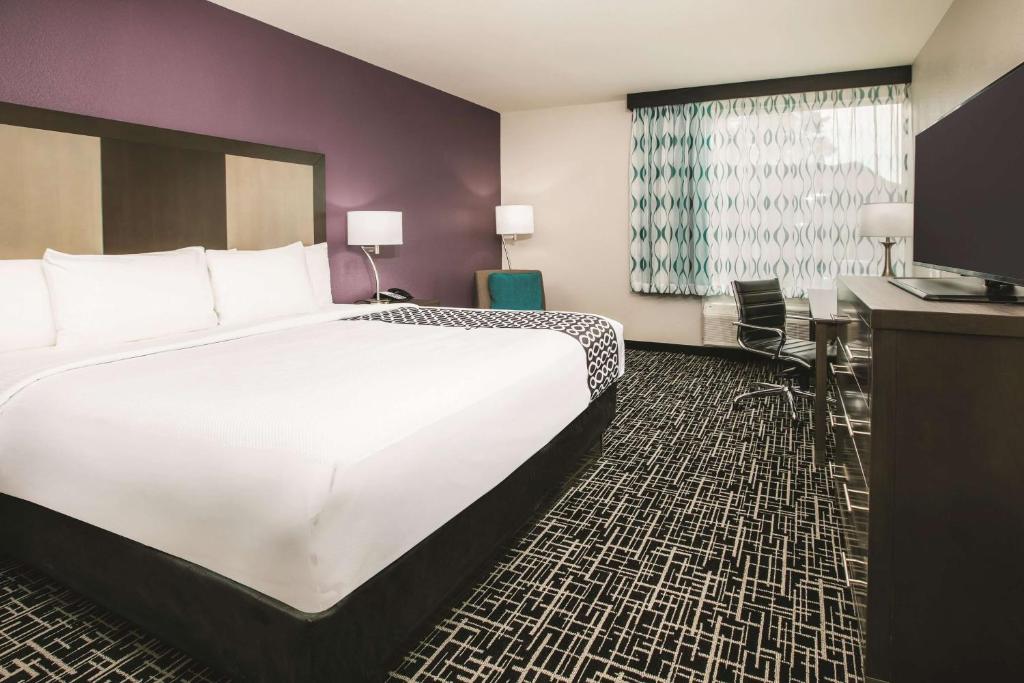 La Quinta by Wyndham Dallas - Richardson photo 3