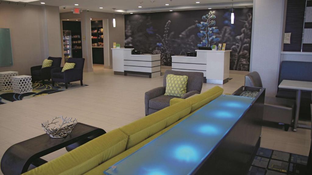 La Quinta Inn & Suites by Wyndham Odessa N. - Sienna Tower image