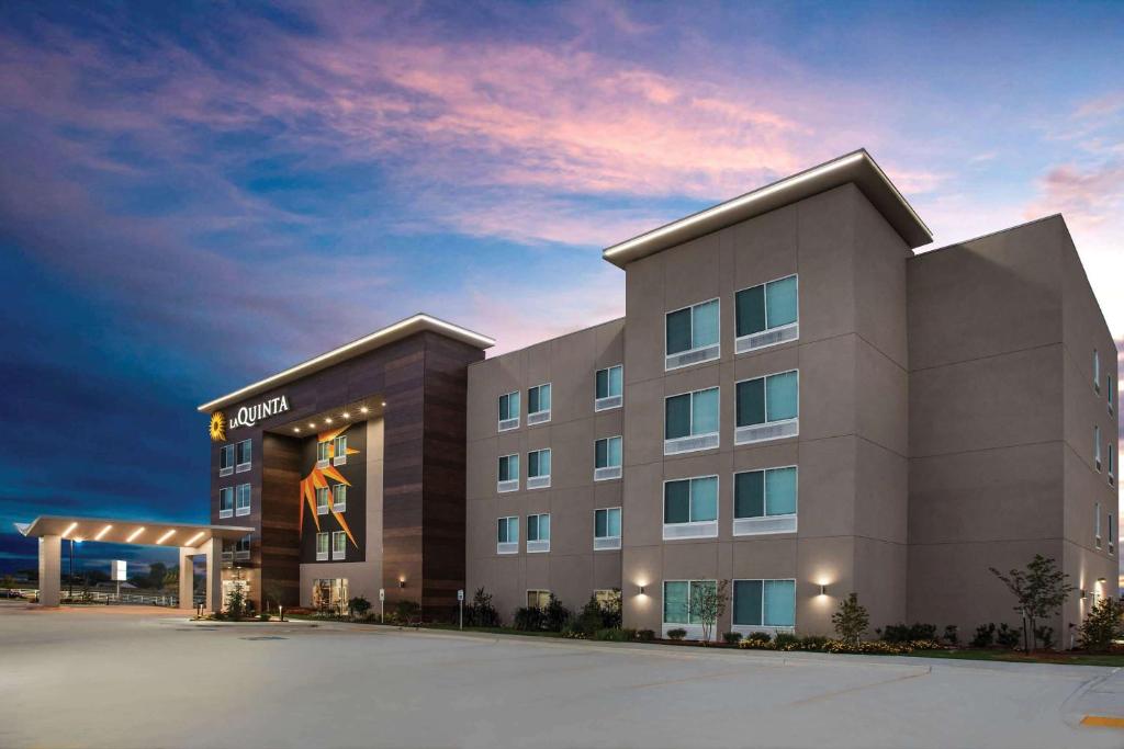 La Quinta by Wyndham Owasso photo 1