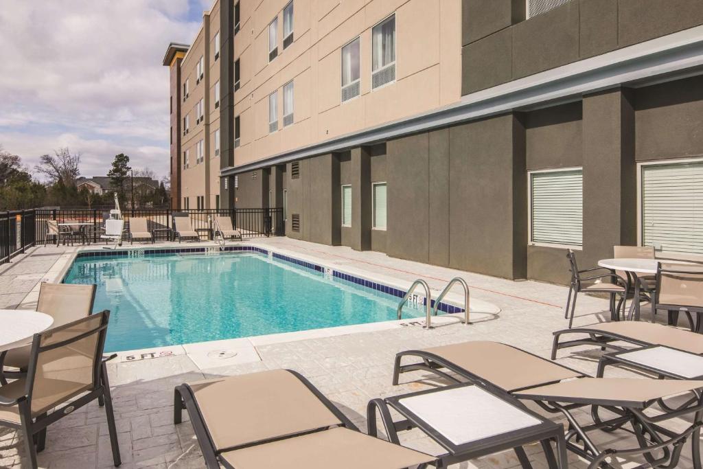 La Quinta Inn & Suites by Wyndham Atlanta South - McDonough photo 4