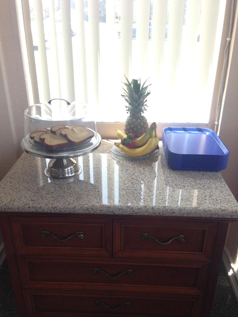 Americas Best Value Inn - Downtown Oakland/Lake Merritt photo 4