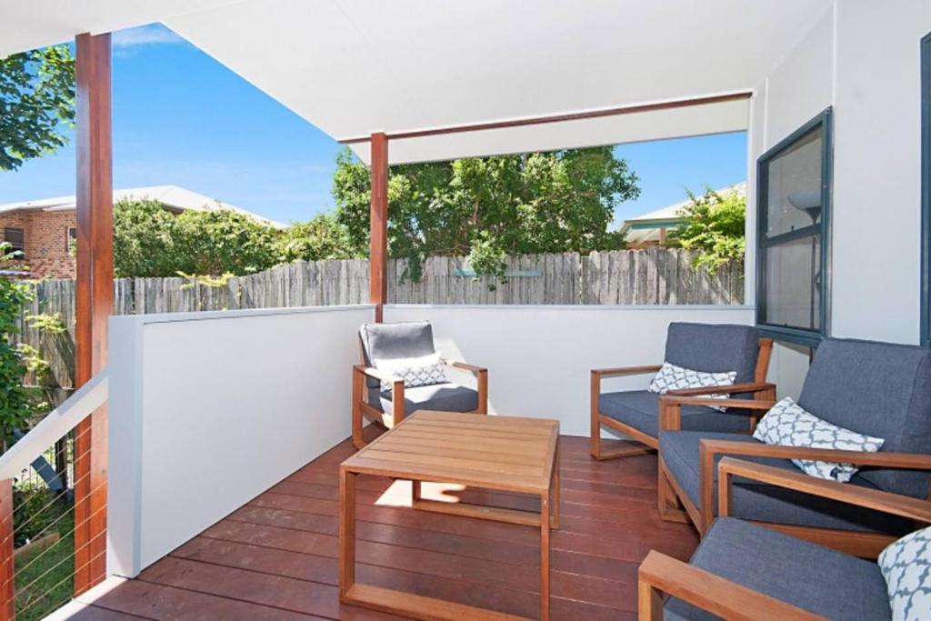 Jims Beach House 2 photo 3