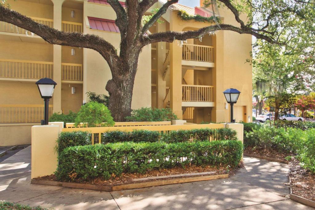 La Quinta by Wyndham Charleston Riverview photo 2