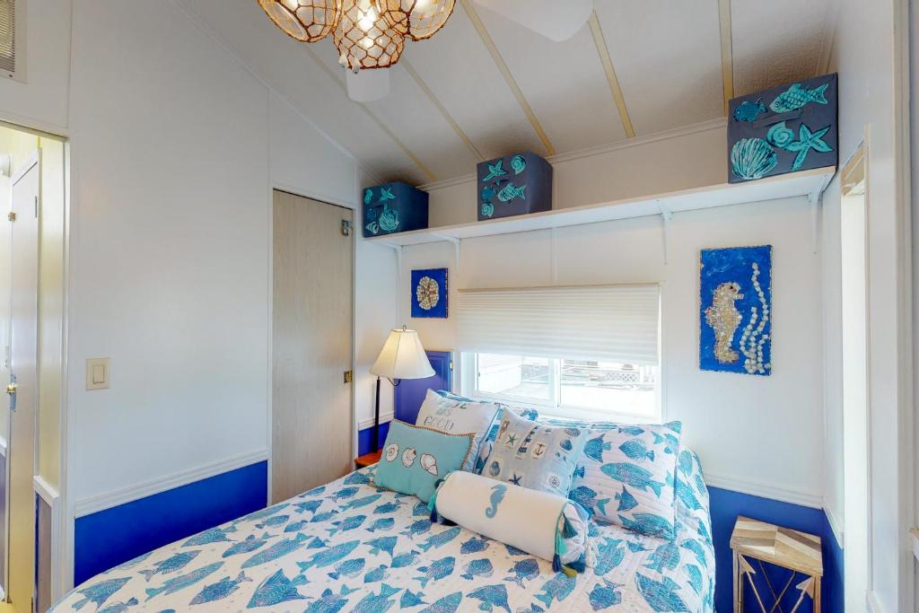 Long Island Village Unit 658 photo 1