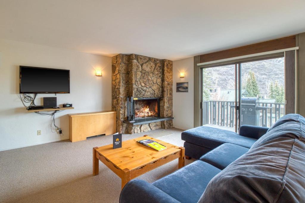1 Bath Studio Apartment in Snowmass Village photo 2
