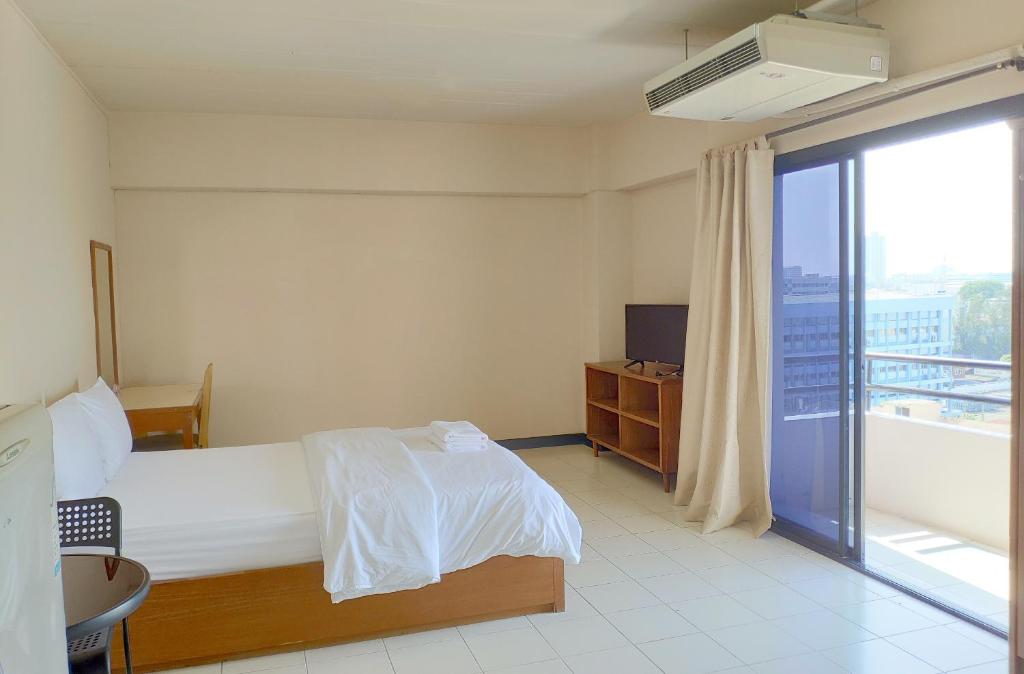 Grand Residence Ngamwongwan 19 photo 2