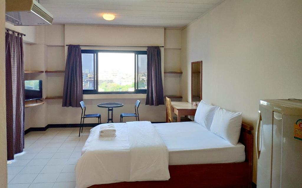 Grand Residence Ngamwongwan 19 photo 1