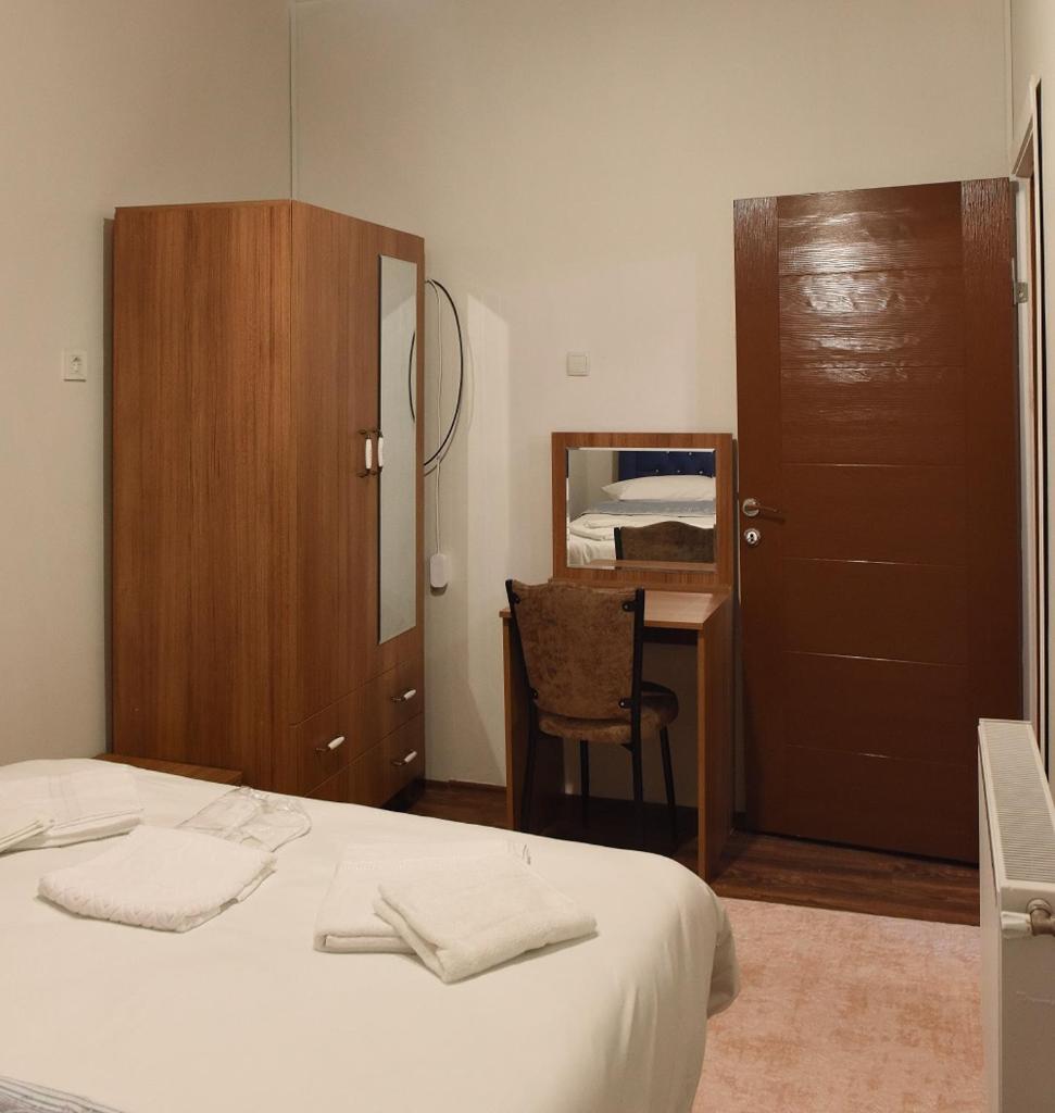 ÖZ Butik Otel Antik Kent Myrleia photo 4