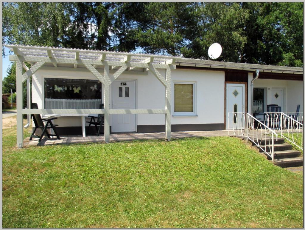 Bungalow direkt am Wasser photo 1