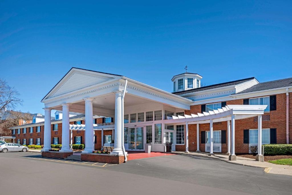 Clarion Hotel Conference Center - North image