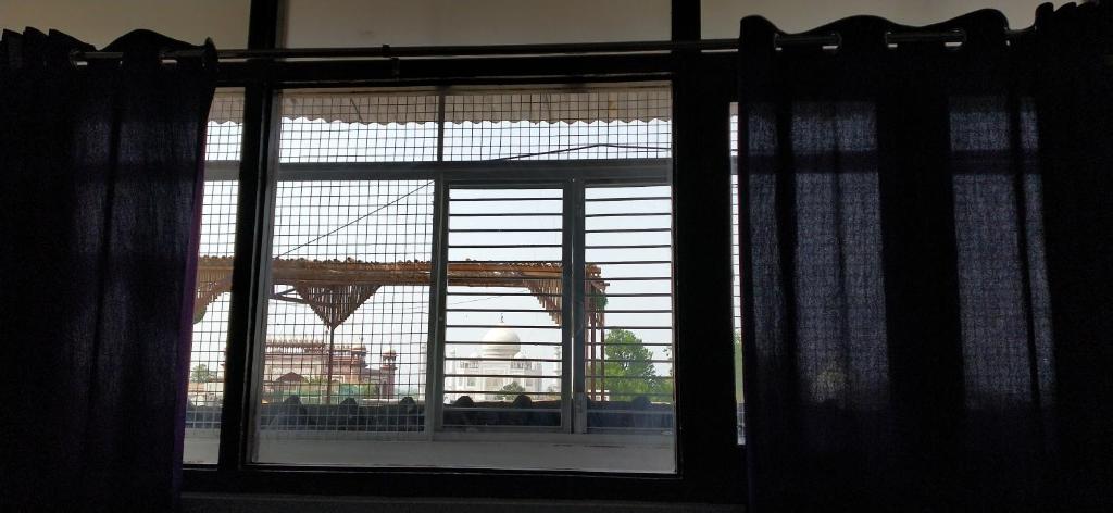 Двухместный (Taj View room), Joey's Hostel Agra