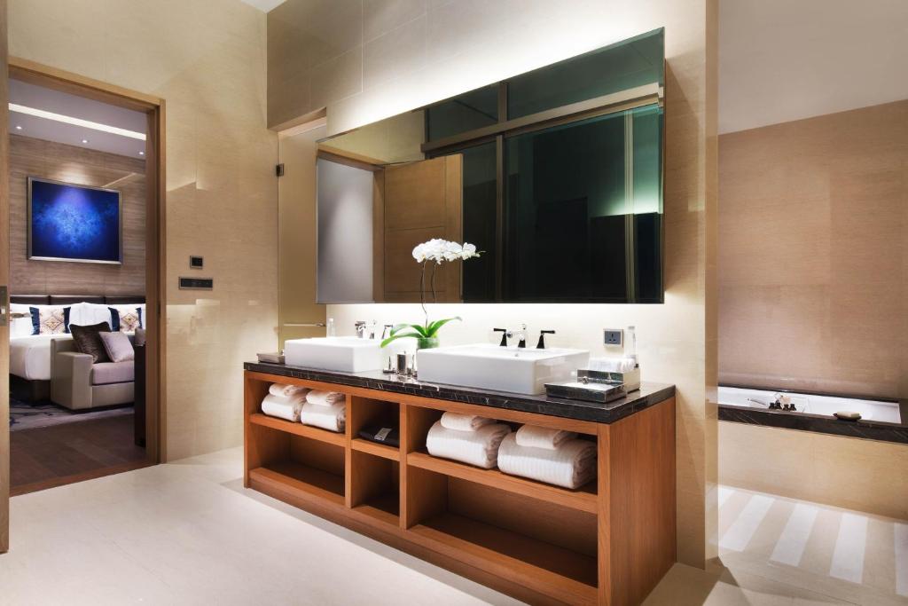 Сьюит (Fairmont Gold One-Bedroom Signature Suite), Fairmont Jakarta