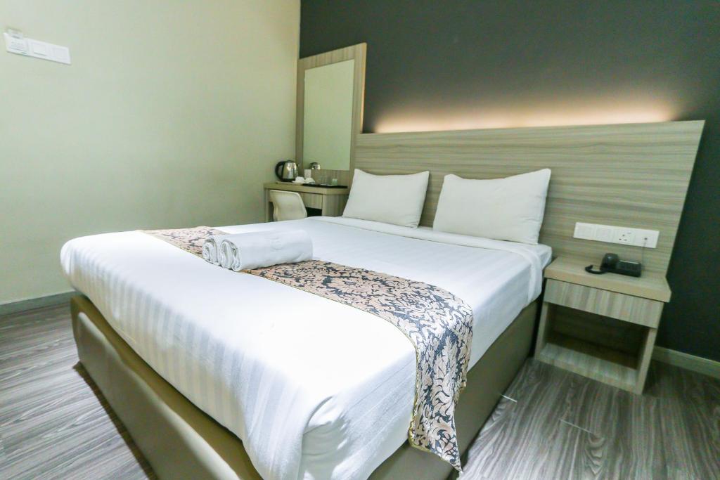 Двухместный (Улучшенный номер с кроватью размера «queen-size»), Hotel 99 Kepong