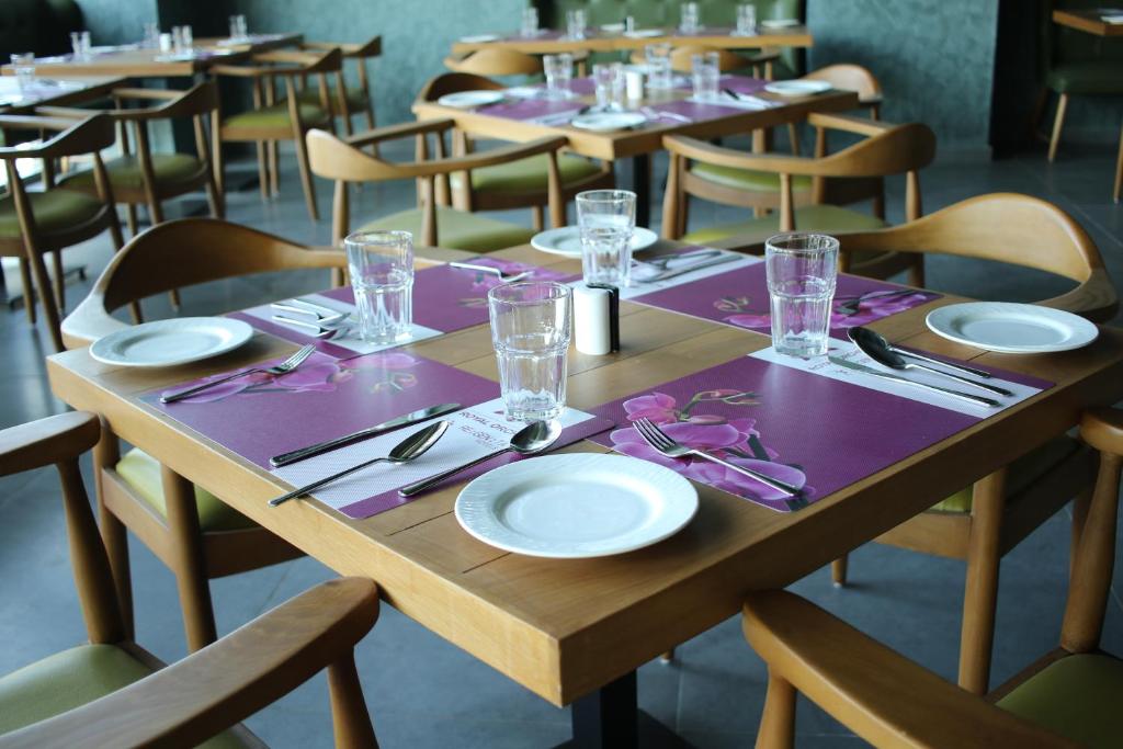 Regenta Central Harsha Vapi photo 2