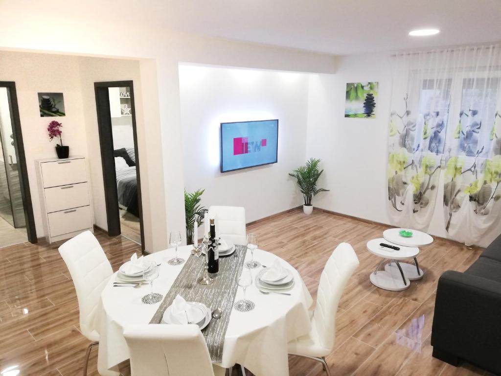 Apartments MTV with privatne parking photo 2