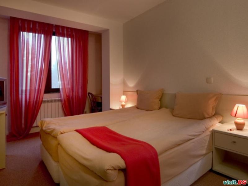 Hotel Temenuga photo 3