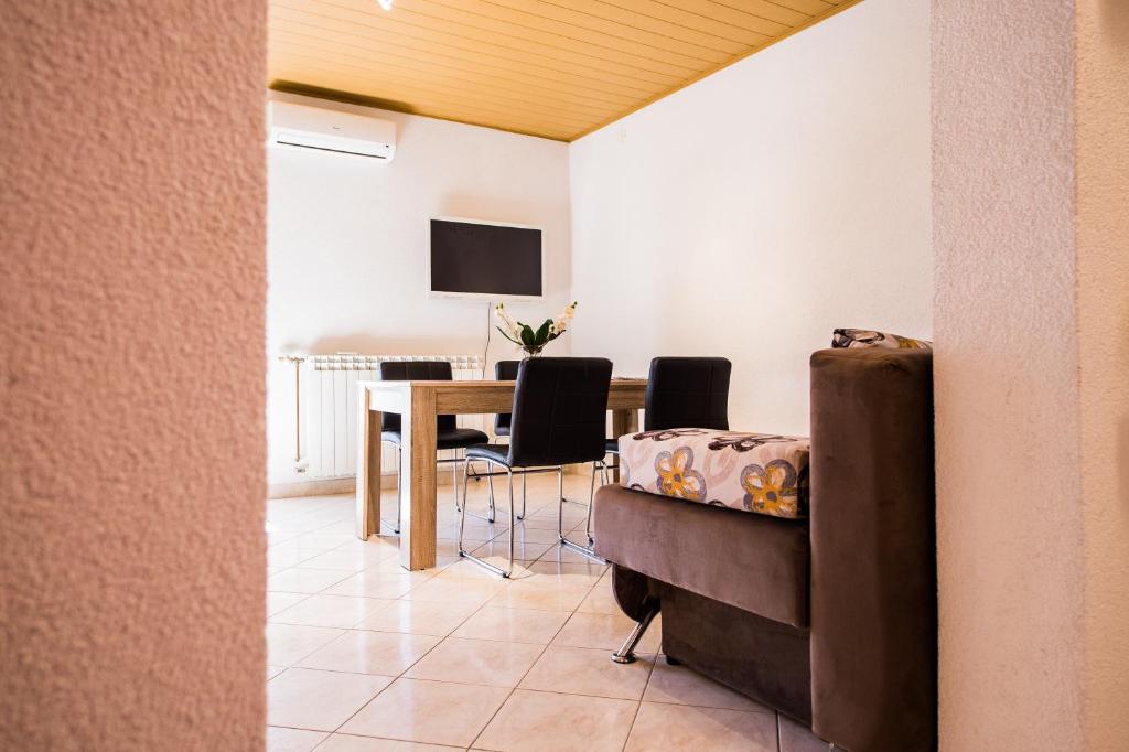 APARTMANI Mila photo 4