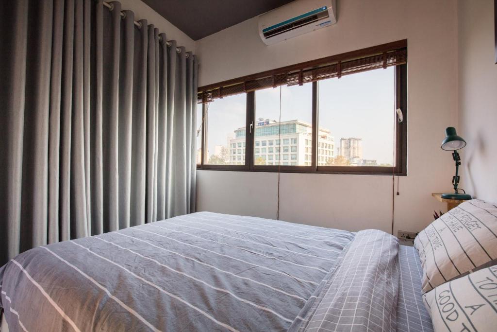 6 Le Thanh Tong Building