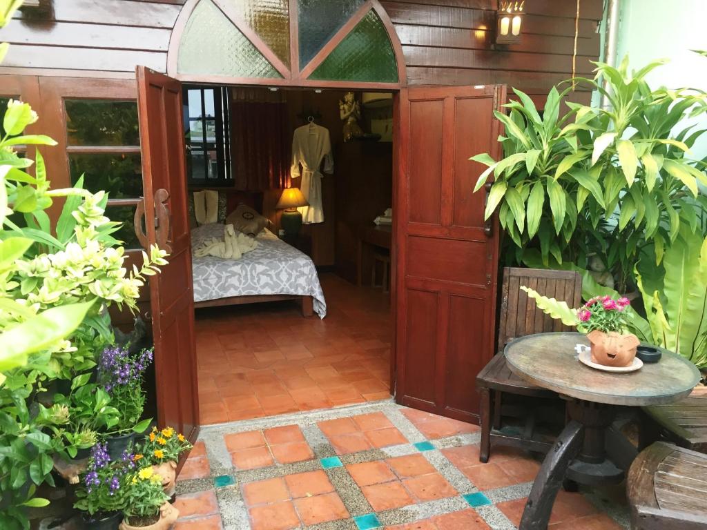 Двухместный (Улучшенный номер с кроватью размера «queen-size»), Shanti Lodge