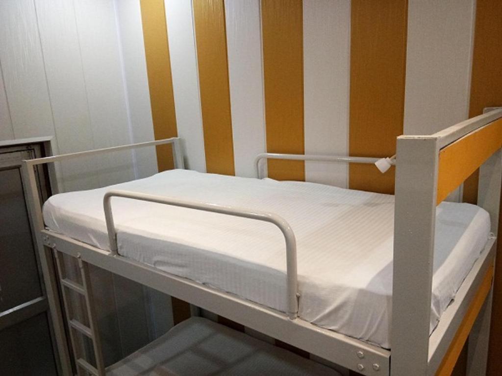 Номер (Кровать в общем 6-местном номере для мужчин и женщин), Friends Guest House Agra