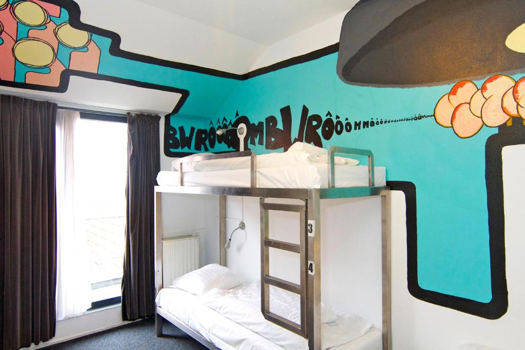 Номер (Кровать в общем номере для мужчин и женщин с 5 кроватями.), St Christophers Inn at The Winston