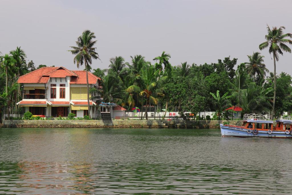 Water's Edge Villas photo 1