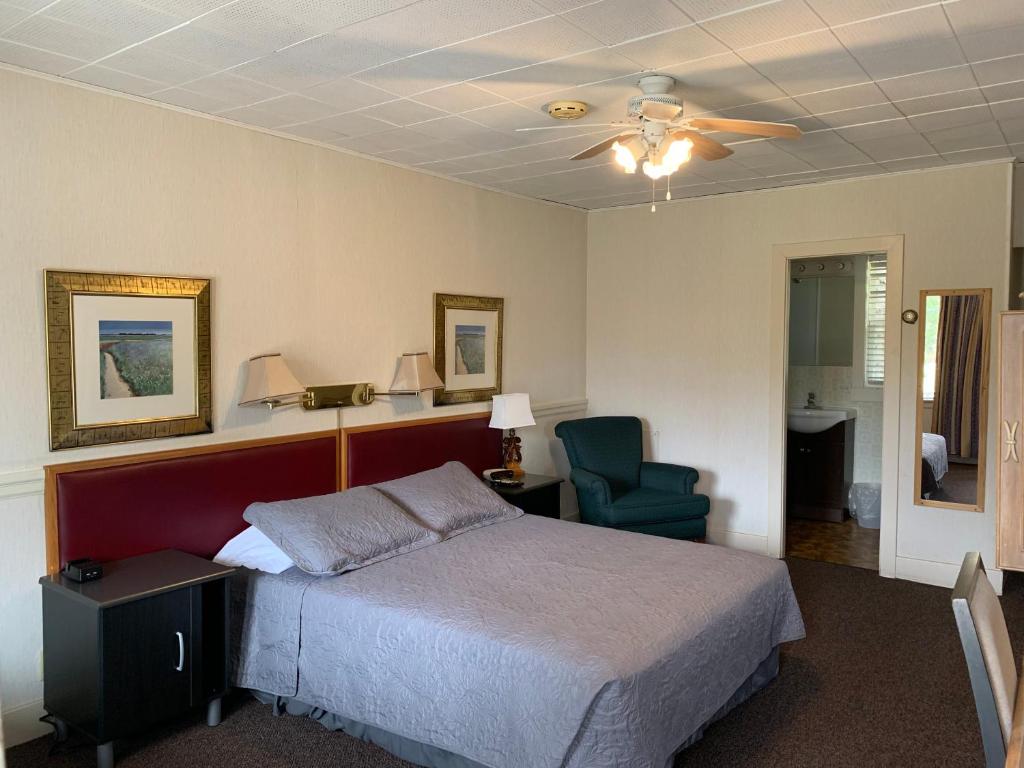The Lionstone Inn Motel and Cottages photo 2