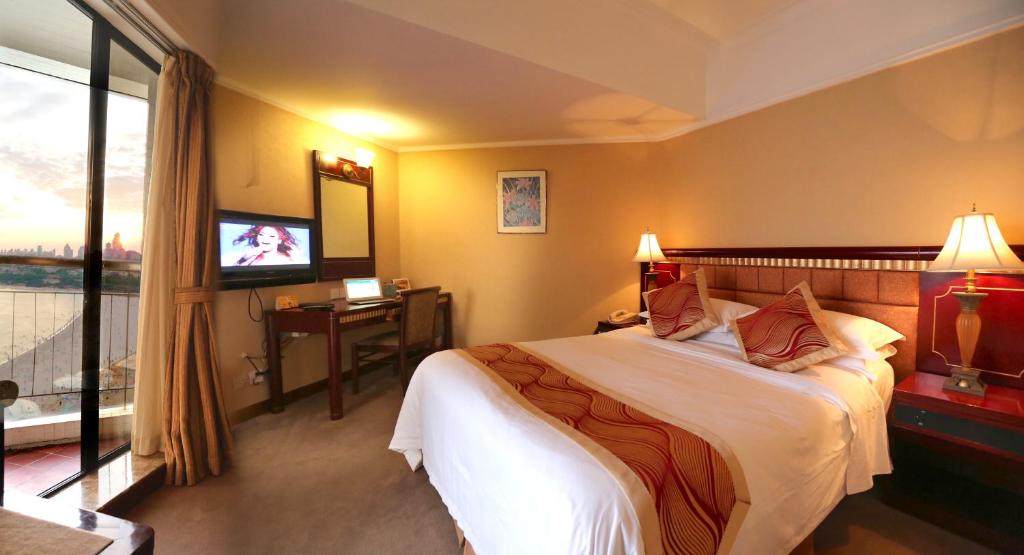 Huiquan Dynasty Hotel Qingdao photo 2