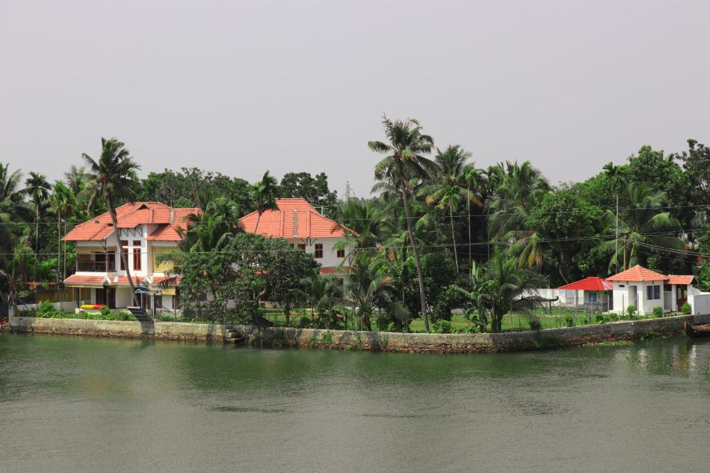 Water's Edge Villas photo 2
