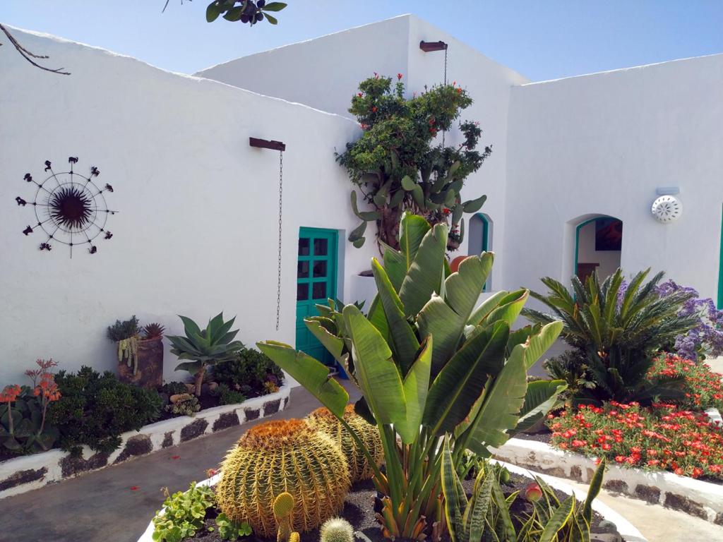 Los Lirios Hotel Rural - Adults Only photo 2