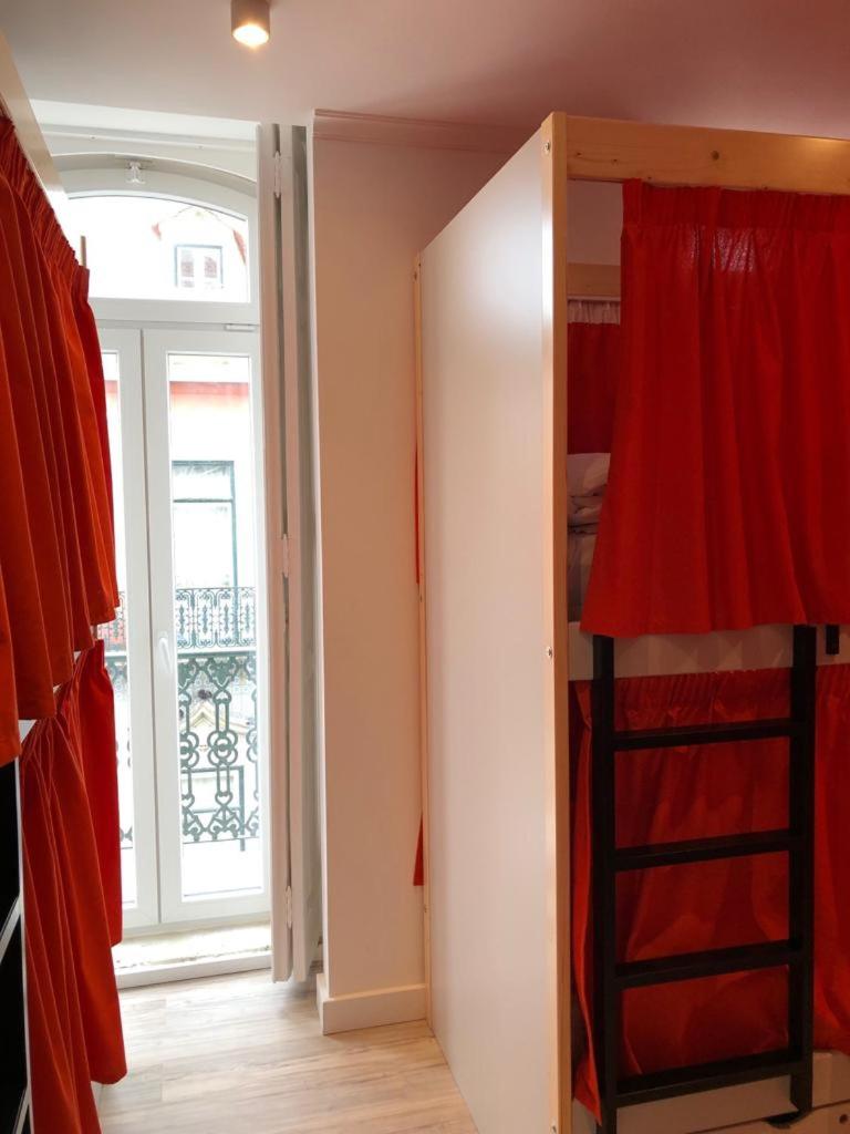 Номер (Кровать в общем 8-местном номере для мужчин и женщин), Be Lisbon Hostel Intendente