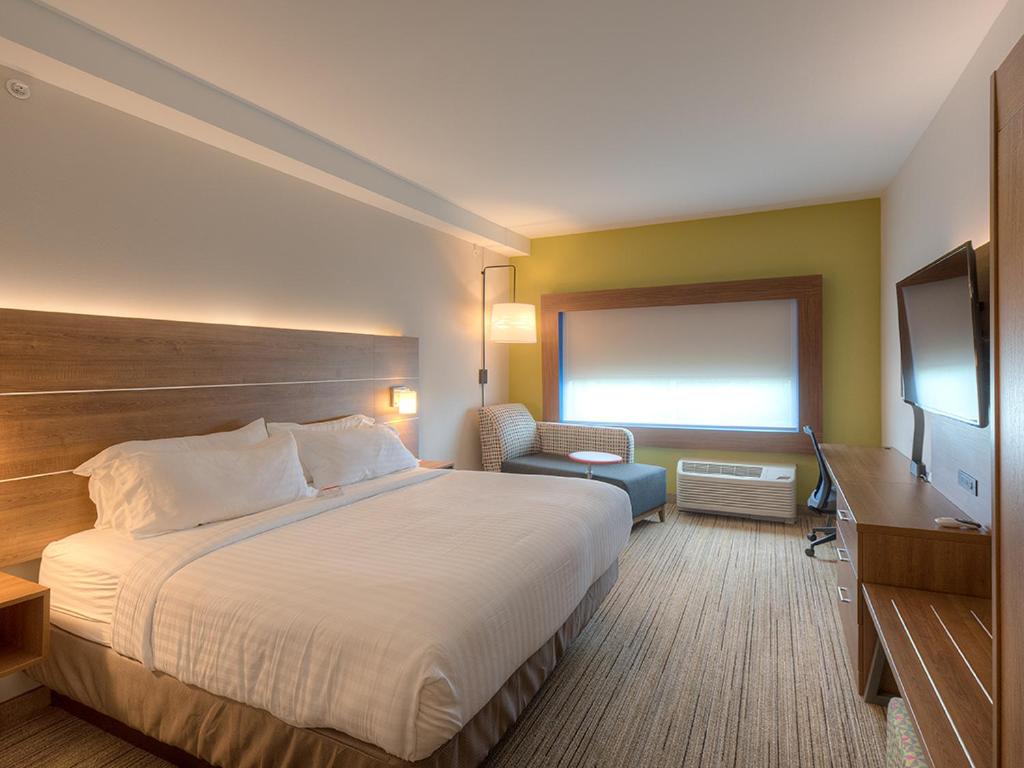 Holiday Inn Express & Suites - Fort Mill, an IHG Hotel photo 2