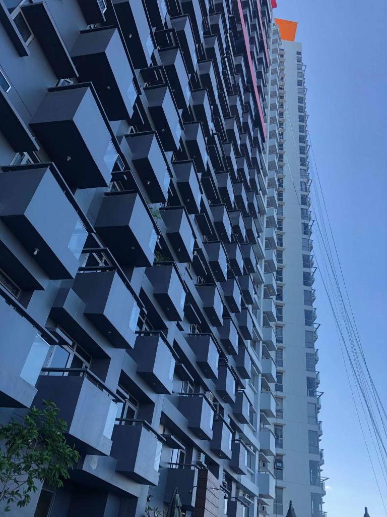 Cubao ManhattanHeights Unit 7EF Tower B, 1BR, Metro Manila