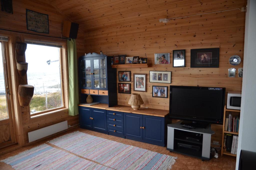 Aurora exotic cabin photo 3
