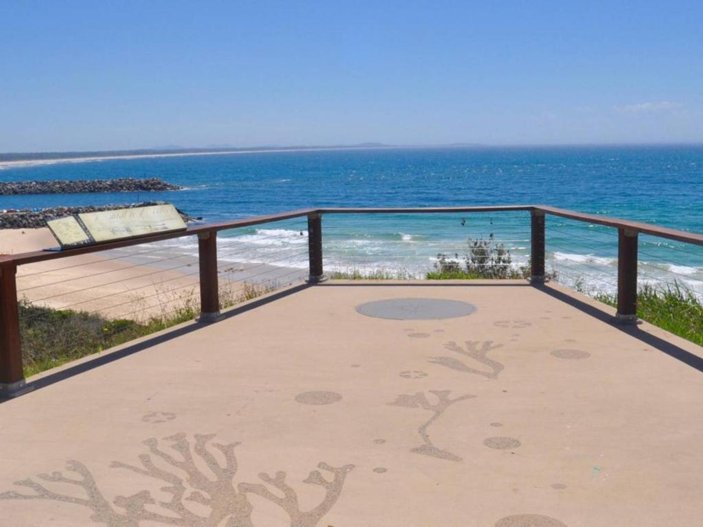 Taranaki Beach House photo 2