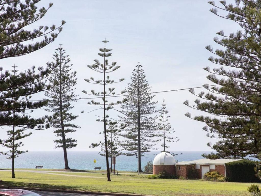 Taranaki Beach House photo 1