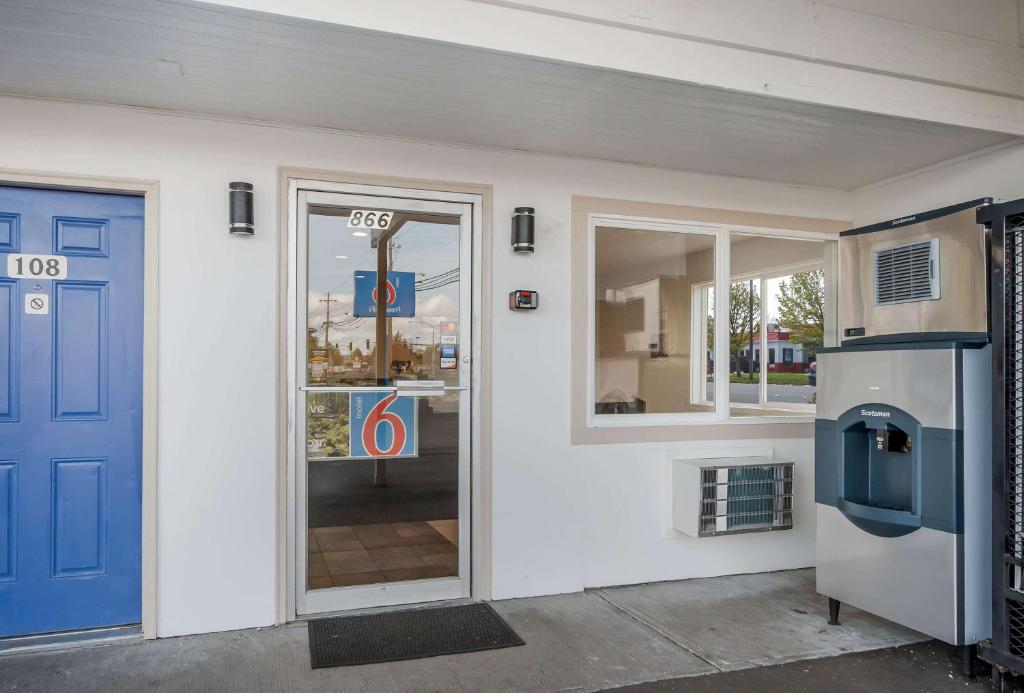 Motel 6-Burlington, WA photo 4