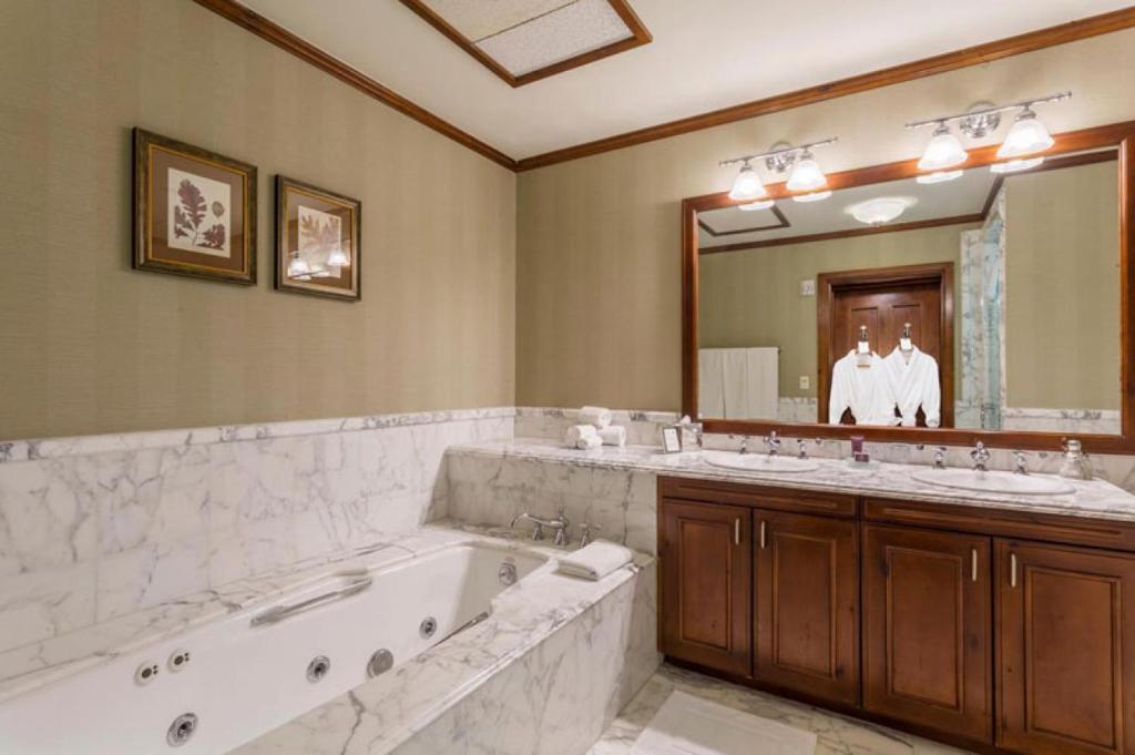 The Ritz-Carlton Club, Two-Bedroom WR Residence 2405, Ski-in & Ski-out Resort in Aspen Highlands photo 1