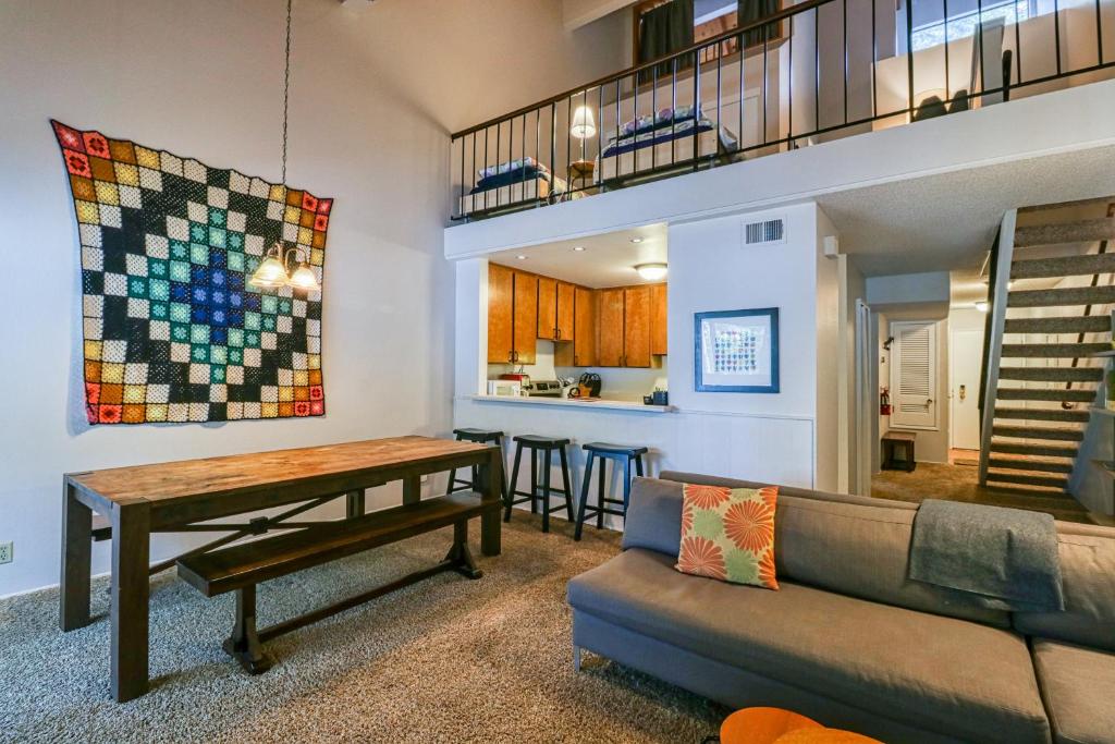2 Bed 2 Bath Apartment in Carnelian Bay photo 4