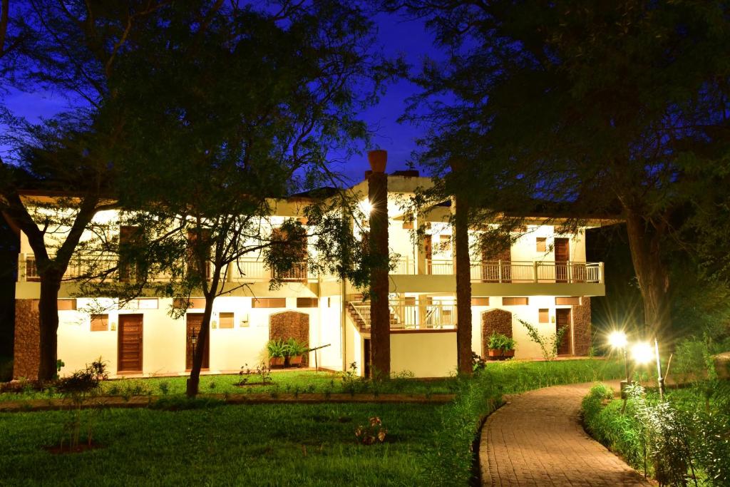 Hunters Lodge photo 2