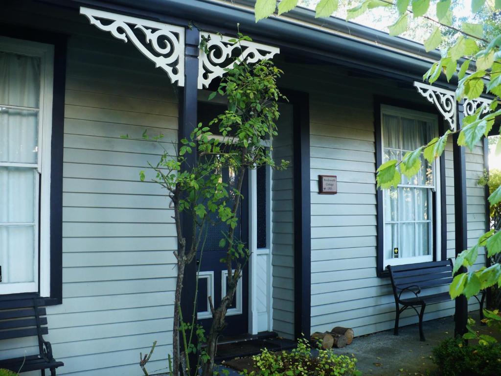 Brockworth Cottage photo 1
